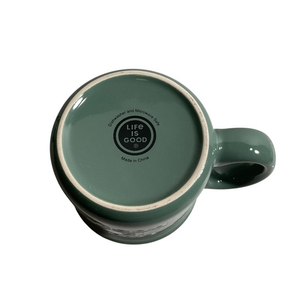 Life is Good mug with snowy winter cabin scene. NWT - Picture 3 of 6